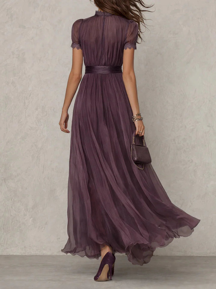 Elegantes Maxikleid mit sommerlichem Blumenmuster