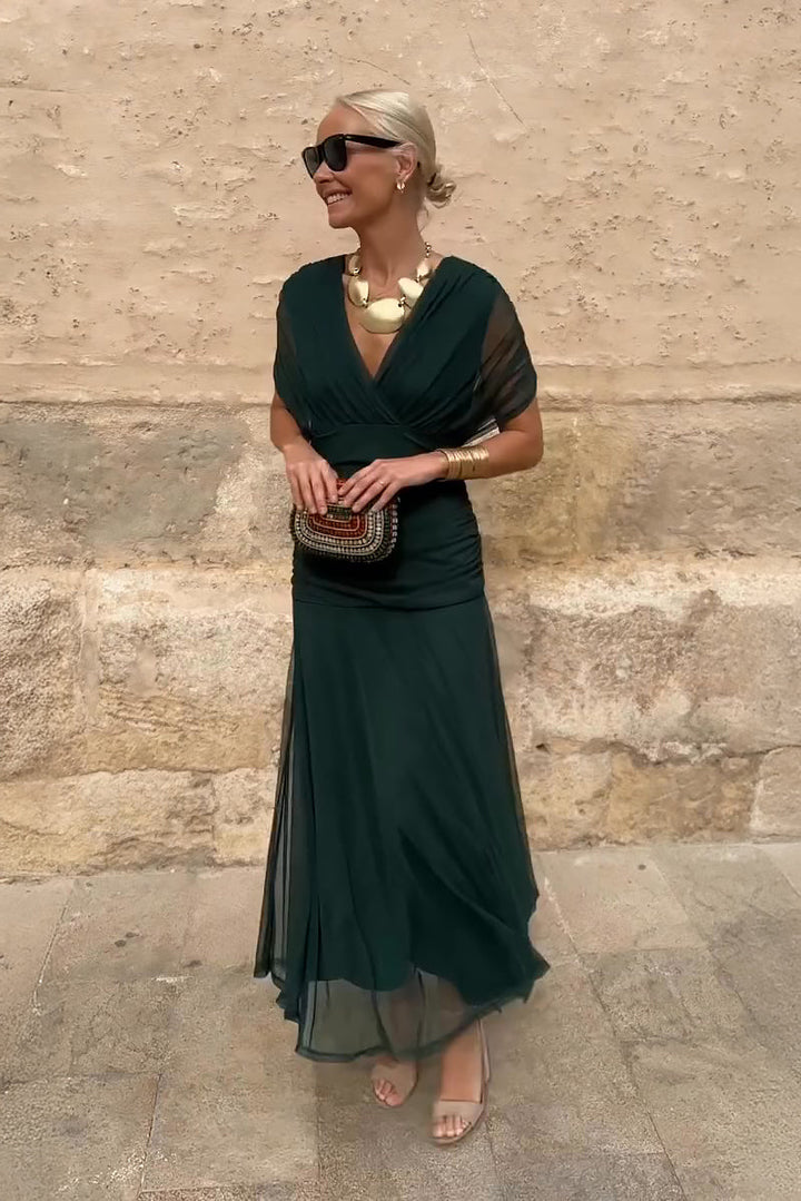 Elegantes Maxikleid mit V-Ausschnitt und Taillenfalten