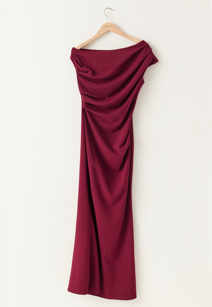 Stilvolles Damen-Maxikleid mit asymmetrischem Ausschnitt