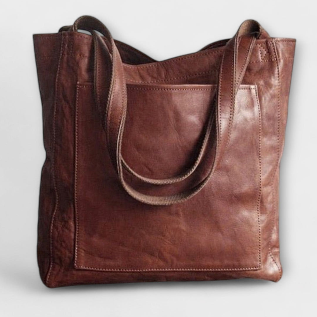 https://cdn.shopify.com/s/files/1/0750/0519/8393/files/leathersash-umhangetasche-aus-leder-364841_d562f9cc-c3f2-47a6-b538-9210c0e83cfb-Photoroom.jpg?v=1758575478